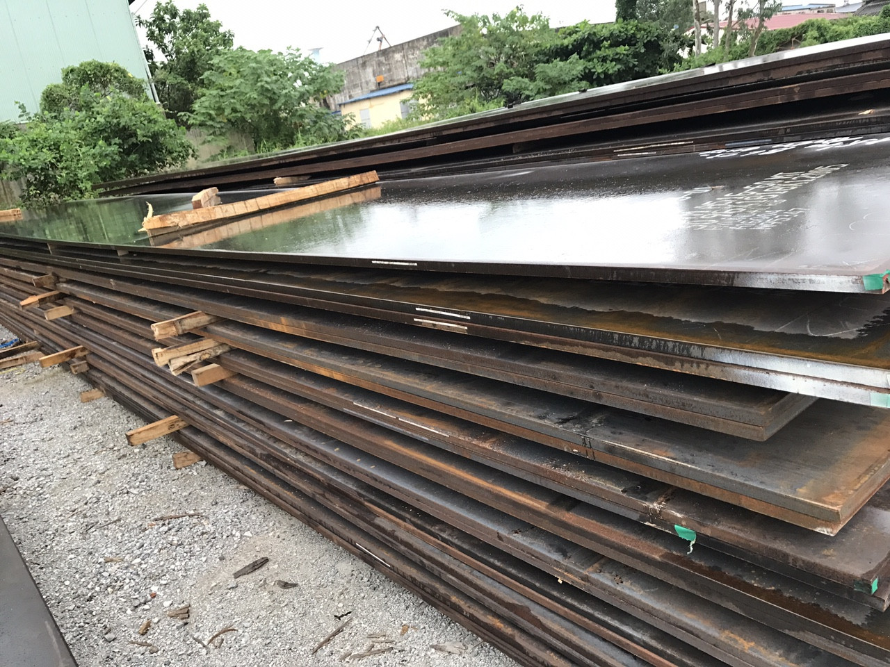 Giá thép tăng mạnh, gấp 4 lần