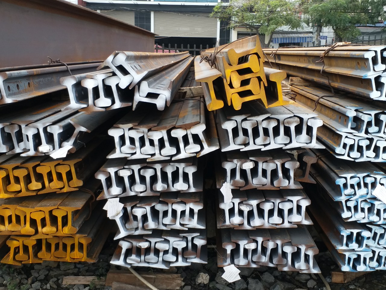 Thép ray, thép ống 